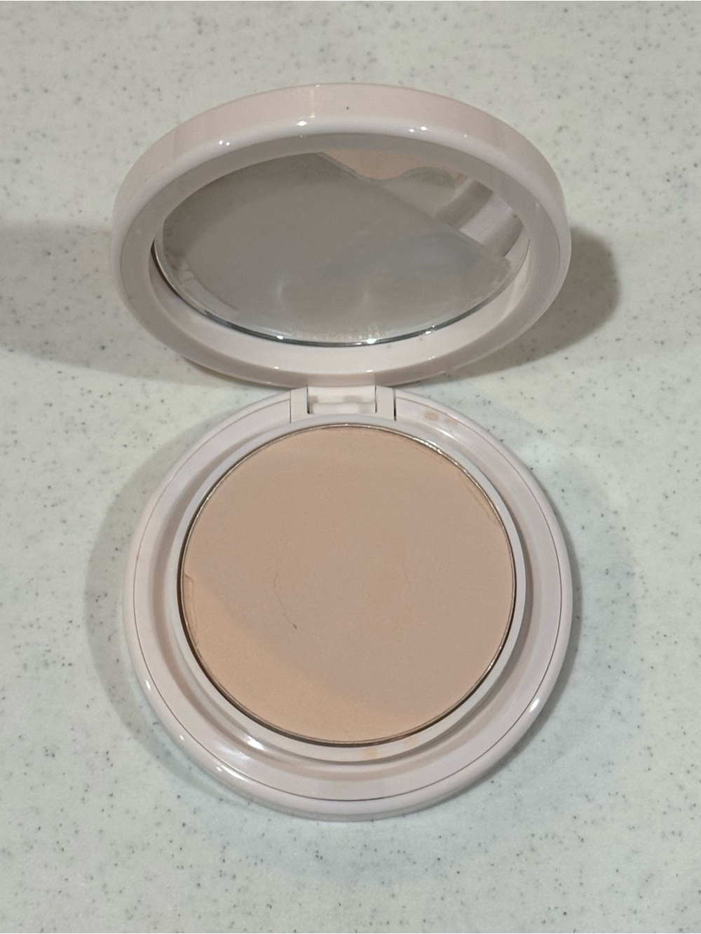Kylie Cosmetics Natural Blur Powder Foundation Shade 2C